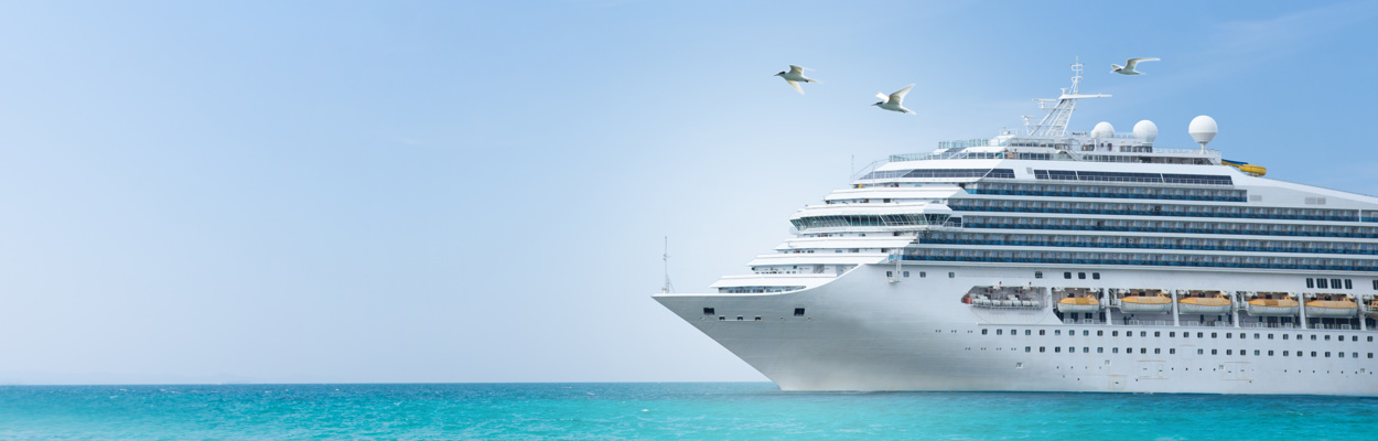 adobestock 237380019 cruise ship